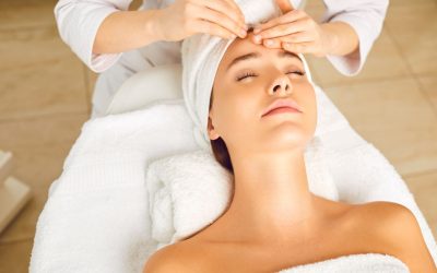Les Cosmétiques Électroniques : La Technologie Va-t-elle Remplacer Votre Trousse de Beauté ?
