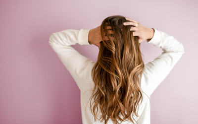 Les secrets de la beauté des cheveux révélés : découvrez comment prendre soin de vos cheveux avec efficacité et naturellement