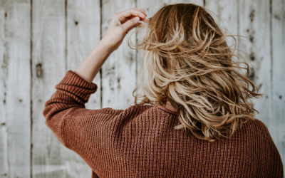 Révélations : Comment la couleur de vos cheveux impacte votre carrière