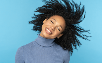 Soins capillaires 2024 : innovations scientifiques et marché en effervescence