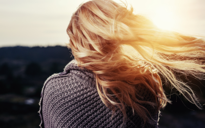 Cheveux 2024: technologies de précision et minimalisme révolutionnent les routines